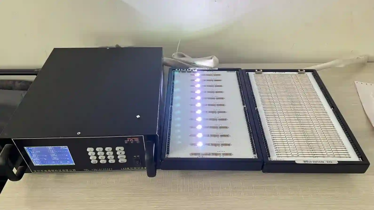 High temperature power-on aging test rack