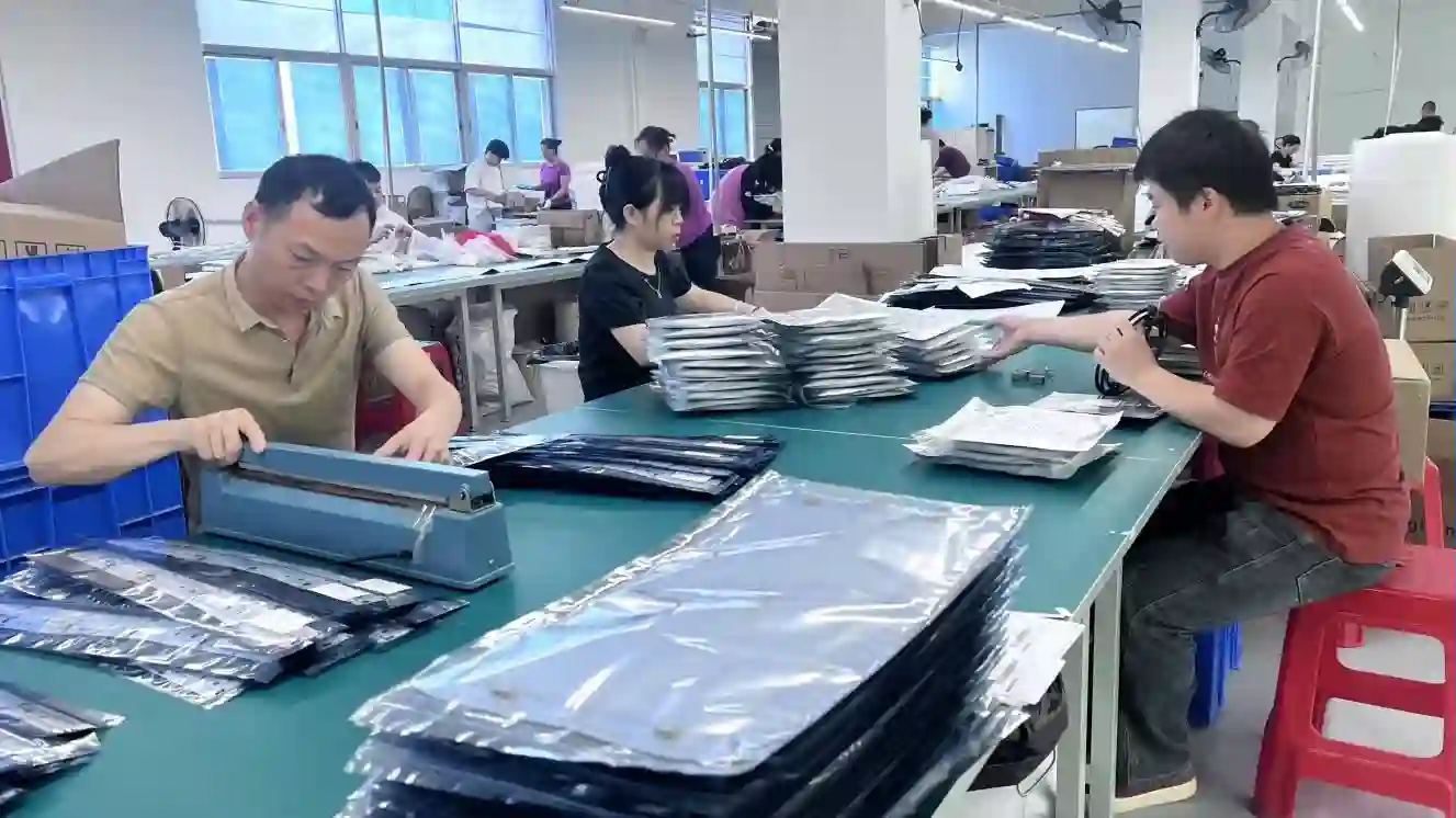 Final carton packing and shipment QC check