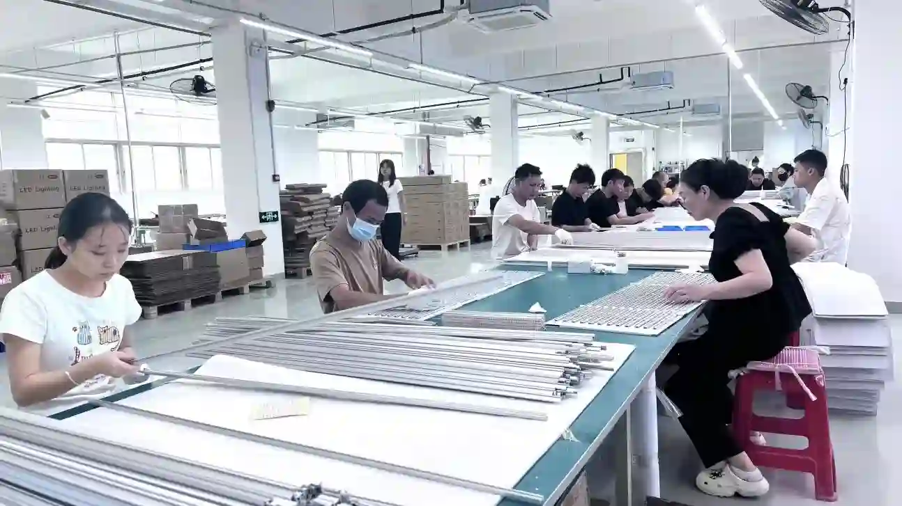 Final assembly of LED strips with profiles and accessories