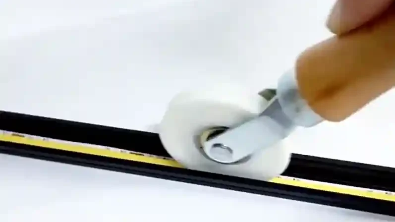 COB LED strip connector guide for B2B lighting installation