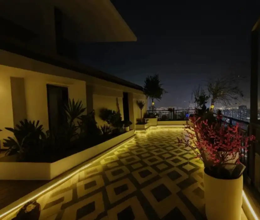 Outdoor building facade lighting with waterproof COB LED strip